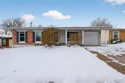 12119 El Camara Drive, Florissant, MO 63033 - Photo 1