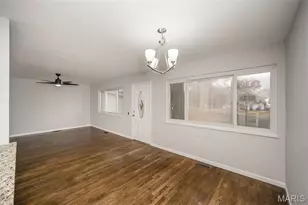 8 Winners Cir, Florissant, MO 63033 - Photo 7