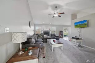 9616 Persimmon Point Dr, Hillsboro, MO 63050 - Photo 3