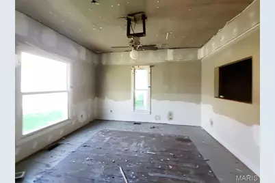 114 W Union Street, Vandalia, MO 63382 - Photo 3