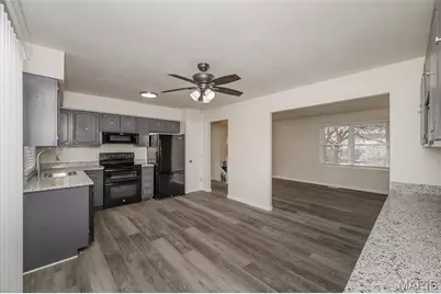 136 Universal Drive, Saint Peters, MO 63376 - Photo 13