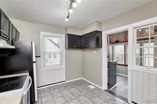 11921 Larimore Rd, Saint Louis, MO 63138 - Photo 9