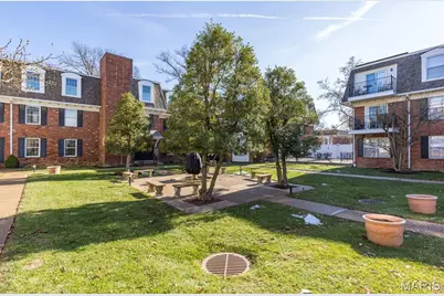 524 N Kirkwood Road #2B, Kirkwood, MO 63122 - Photo 3