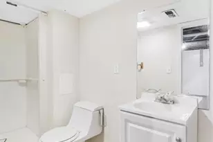 9017 Tudor Ave, Overland, MO 63114 - Photo 21