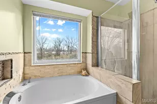 2843 Chapel View Dr, Florissant, MO 63031 - Photo 15