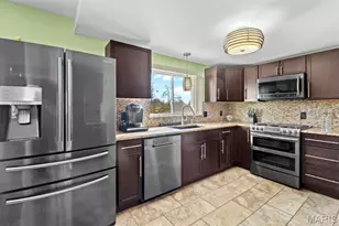 2843 Chapel View Dr, Florissant, MO 63031 - Photo 5