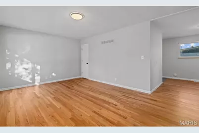 2270 Patterson Road, Florissant, MO 63031 - Photo 7