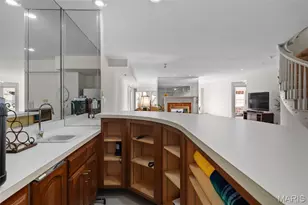 260 Carlyle Lake Dr, Creve Coeur, MO 63141 - Photo 35