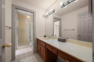 260 Carlyle Lake Dr, Creve Coeur, MO 63141 - Photo 37