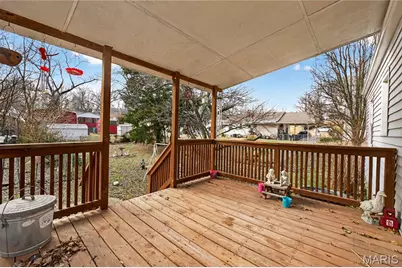 9844 Mecca Lane, Breckenridge Hills, MO 63074 - Photo 25