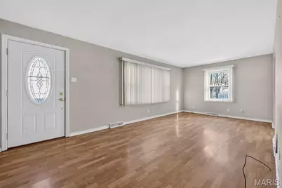 9844 Mecca Lane, Breckenridge Hills, MO 63074 - Photo 7