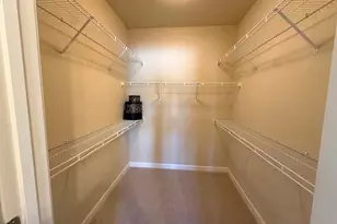 2716 Mcknight Crossing Ct, Saint Louis, MO 63124 - Photo 11