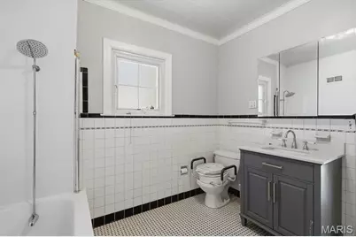 72 Bellerive Acres, Normandy, MO 63121 - Photo 37