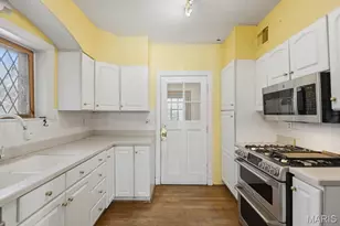 72 Bellerive Acres, Normandy, MO 63121 - Photo 21