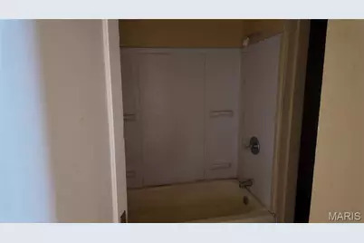 5811 Helen Avenue, Jennings, MO 63136 - Photo 7