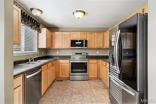 1704 Preston Centre Dr, Fenton, MO 63026 - Photo 5