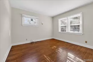 938 Hawbrook Rd, Glendale, MO 63122 - Photo 7