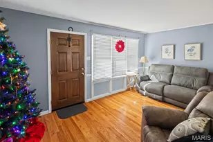 4423 Little Chief Dr, Saint Louis, MO 63123 - Photo 3