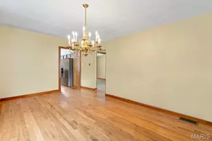 6541 Lindenwood Pl, Saint Louis, MO 63109 - Photo 9