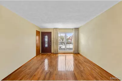 6541 Lindenwood Place, Saint Louis, MO 63109 - Photo 7