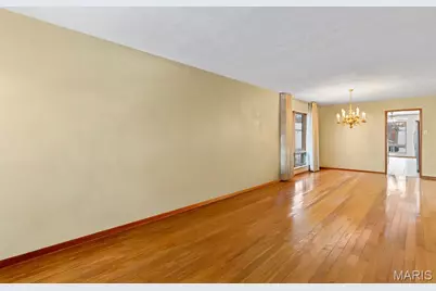 6541 Lindenwood Place, Saint Louis, MO 63109 - Photo 5