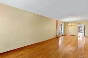 6541 Lindenwood Pl, Saint Louis, MO 63109 - Photo 5