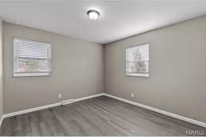 130 E Oak Street, Saint Clair, MO 63077 - Photo 13