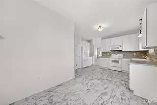 2140 Hawks Landing Dr, Lake Saint Louis, MO 63367 - Photo 11