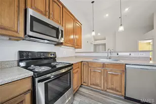 1302 Spring Creek Ln, O'Fallon, MO 63368 - Photo 13