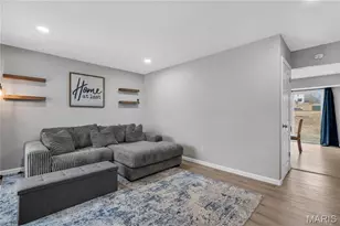 12178 El Camara Dr, Florissant, MO 63033 - Photo 3