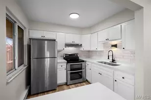 9924 Bunker Hill Dr, Saint Louis, MO 63123 - Photo 9