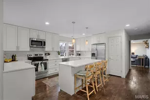 12122 Royal Valley Dr, Creve Coeur, MO 63141 - Photo 9