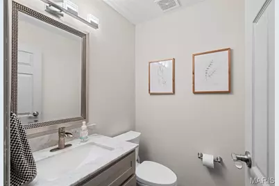 12122 Royal Valley Drive, Creve Coeur, MO 63141 - Photo 17