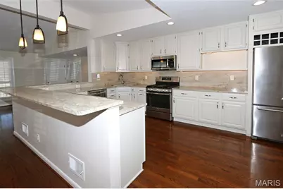 500 Beaucaire Drive, Warson Woods, MO 63122 - Photo 7