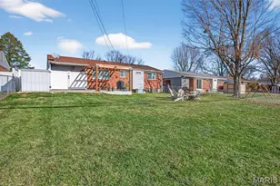 2242 Bolton St, Saint Charles, MO 63301 - Photo 17