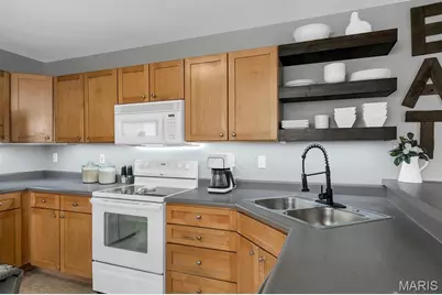 372 Martin Field Court, Villa Ridge, MO 63089 - Photo 13