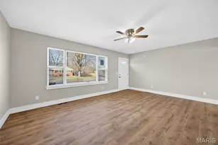 8 Faye Ave, Saint Charles, MO 63301 - Photo 7