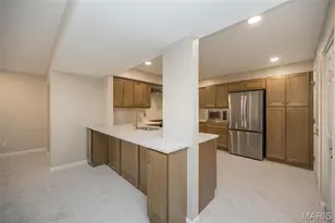 1010 Thoreau Ct, Creve Coeur, MO 63146 - Photo 5