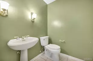 1605 Fahrpark Ct, Saint Louis, MO 63146 - Photo 19