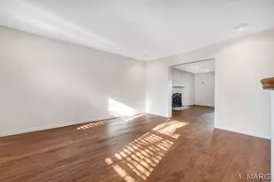 1605 Fahrpark Ct, Saint Louis, MO 63146 - Photo 7