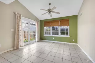 1605 Fahrpark Ct, Saint Louis, MO 63146 - Photo 17