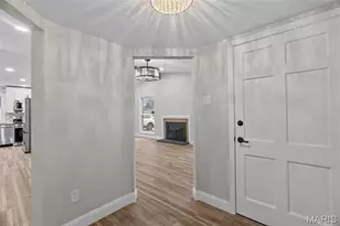 2956 Chevron Dr, Saint Louis, MO 63125 - Photo 9