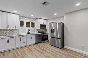 2956 Chevron Dr, Saint Louis, MO 63125 - Photo 19