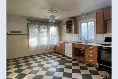 1210 Ruth Drive, Kirkwood, MO 63122 - Photo 9