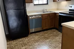 2205 Sequoia Park Ct, Maryland Heights, MO 63043 - Photo 7