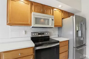 903 Palmer Ct, Lake Saint Louis, MO 63367 - Photo 11