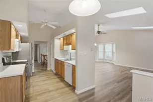 903 Palmer Ct, Lake Saint Louis, MO 63367 - Photo 7