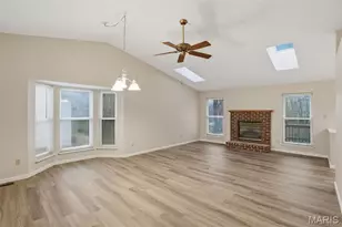 903 Palmer Ct, Lake Saint Louis, MO 63367 - Photo 5