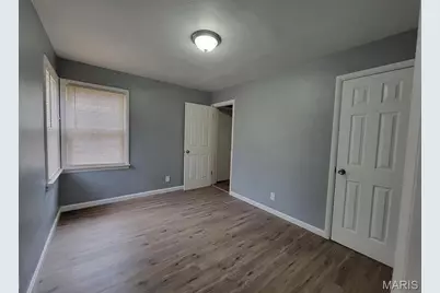 5636 Sapphire Avenue, Saint Louis, MO 63136 - Photo 7