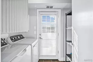 1042 Humber Cir, Saint Louis, MO 63129 - Photo 19